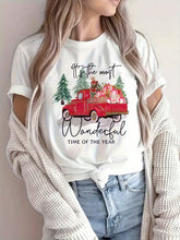 Women's Christmas Graphic T‑Shirt, Vintage Red Truck Xmas Tree Gift Print Short Sleeve Crew Neck Casual Holiday Tee, Festive Christmas Party Gift Top for Ladies