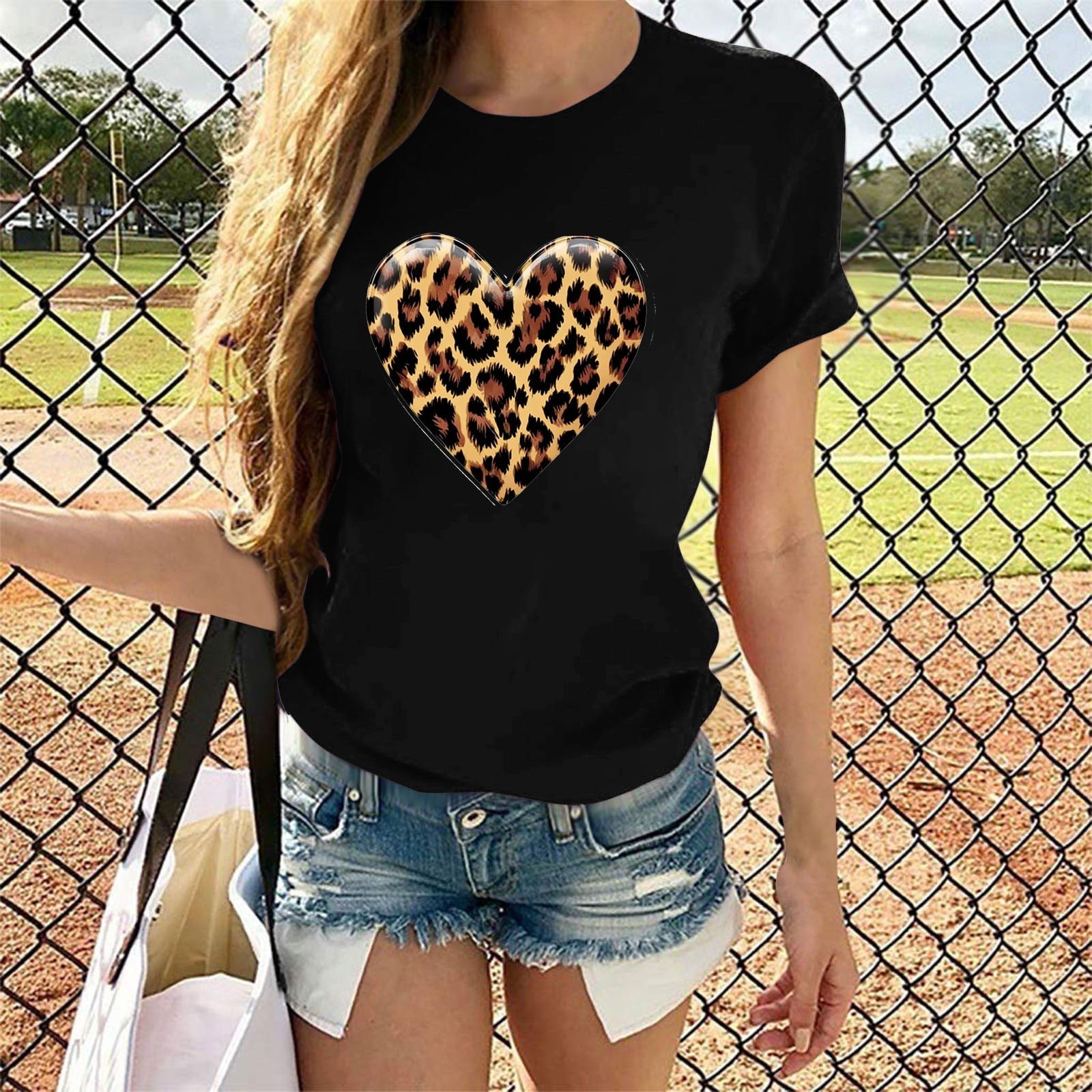 Inverlee Women's Valentines Day Shirts Cute Love Heart Graphic Tees Soft Short Sleeve Blouse Crewneck Dressy Casual T-shirt Tops Womens Spring Fashion 2025