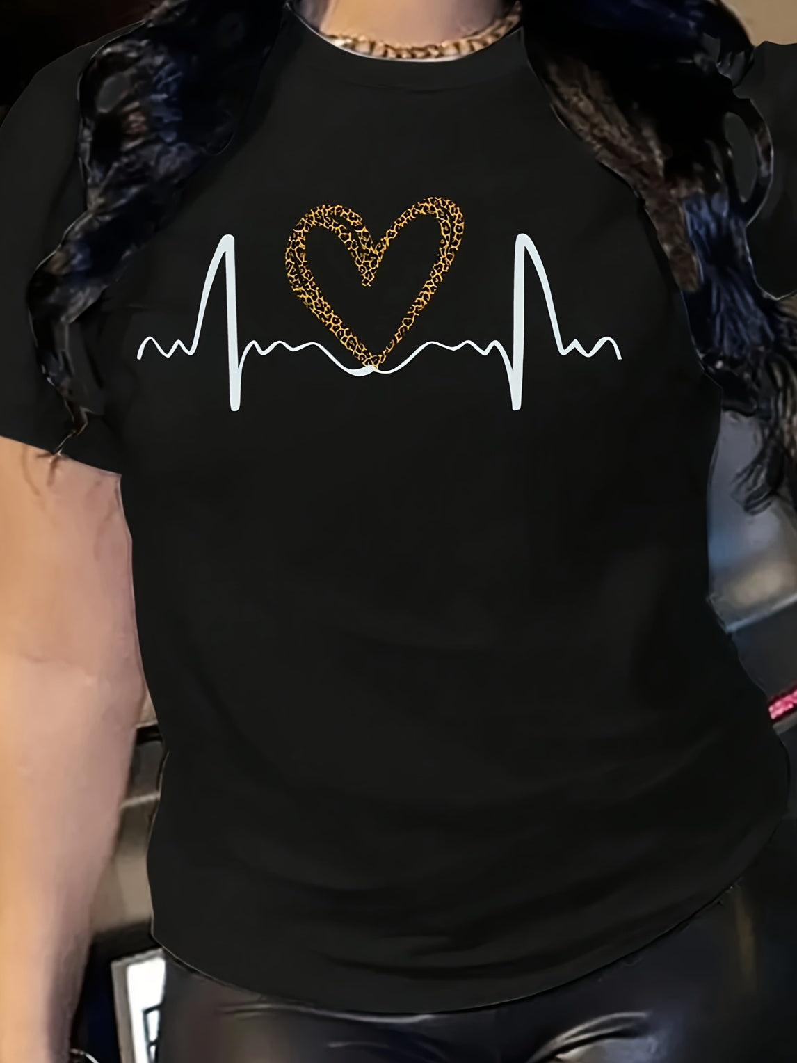 Leopard Print Heart Heartbeat Women's Graphic T‑Shirt, Short Sleeve Crew Neck Casual Summer Love Pattern Tee Tops