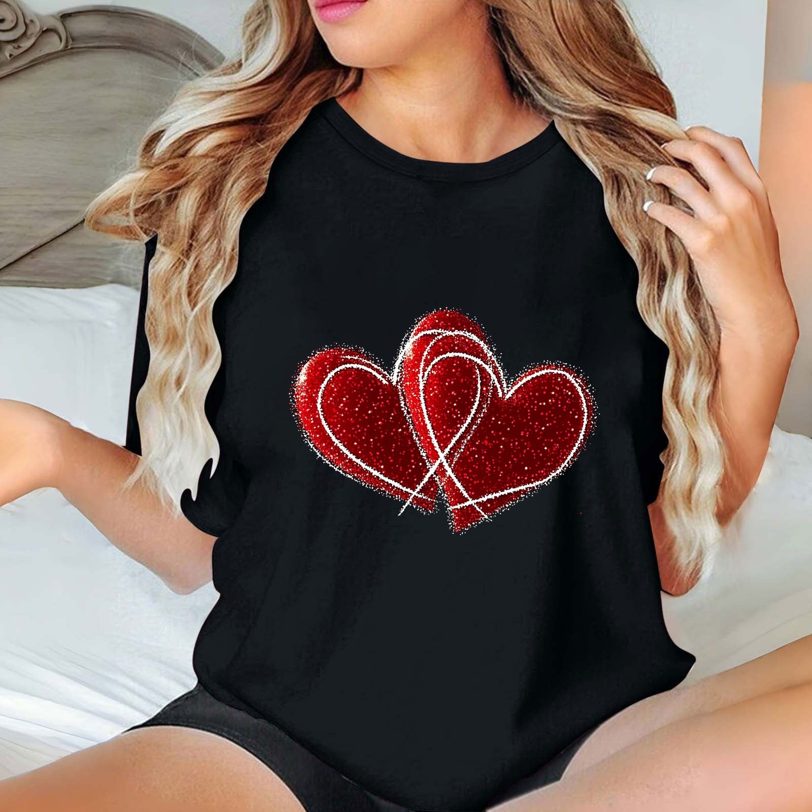 WREESH Womens Graphic Tshirt Valentine's Day Heart Printed Short Sleeve Tees Tops for 2025 Fashion T-Shirts Black