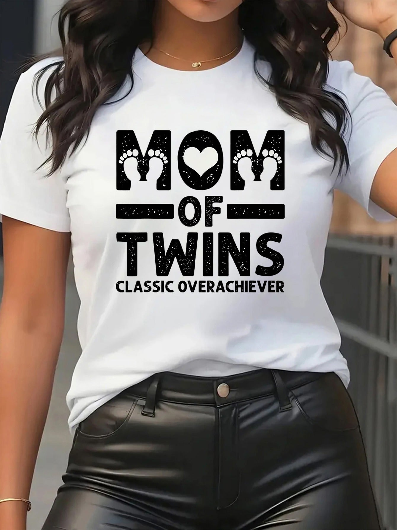 "MOM OF TWINS CLASSIC OVERACHIEVER" Printed Short-Sleeve T-Shirt, Crew Neck Casual Style